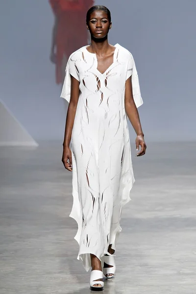 Look 14